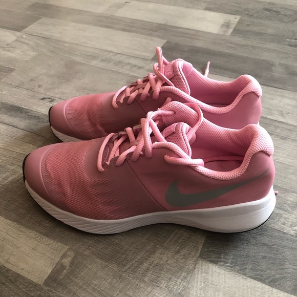 nike star runner pink silver